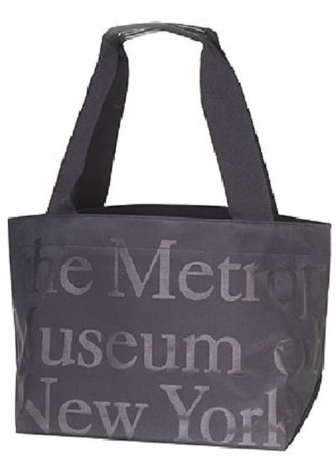 met museum bag policy.